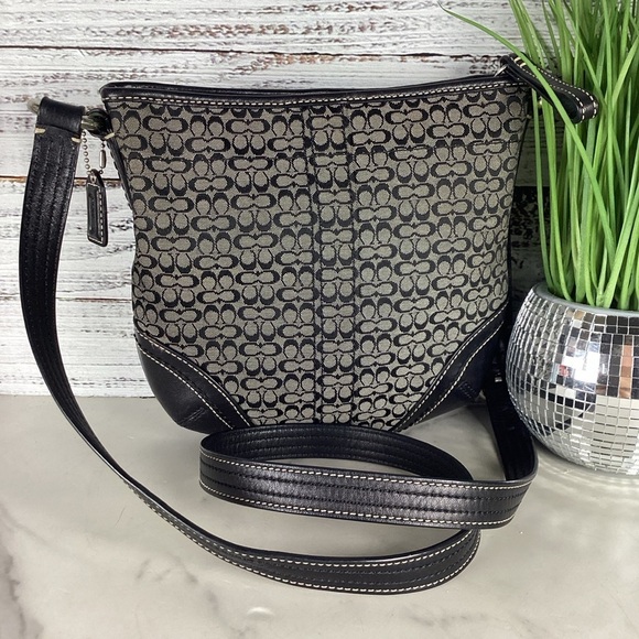 Coach‎ Y2K Vintage Signature C Jacquard Leather Black Gray Crossbody small Bag